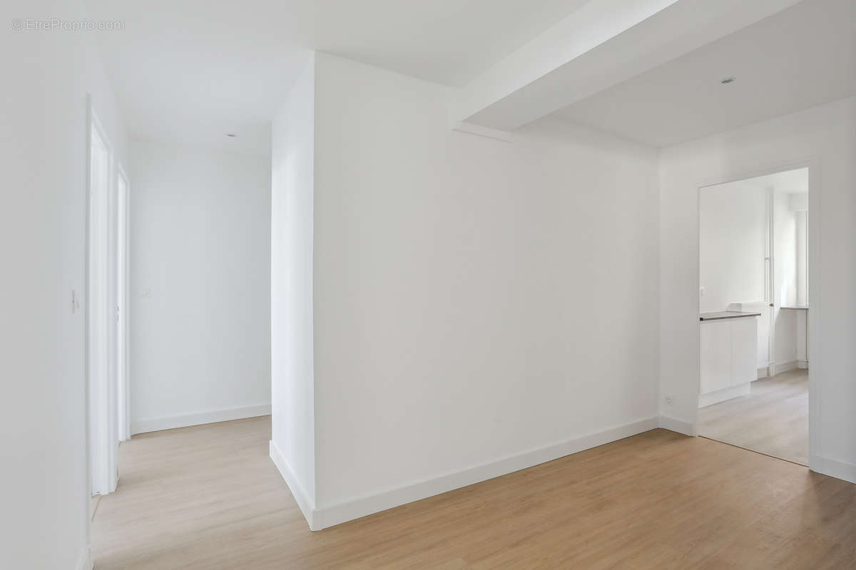 Appartement à COURBEVOIE