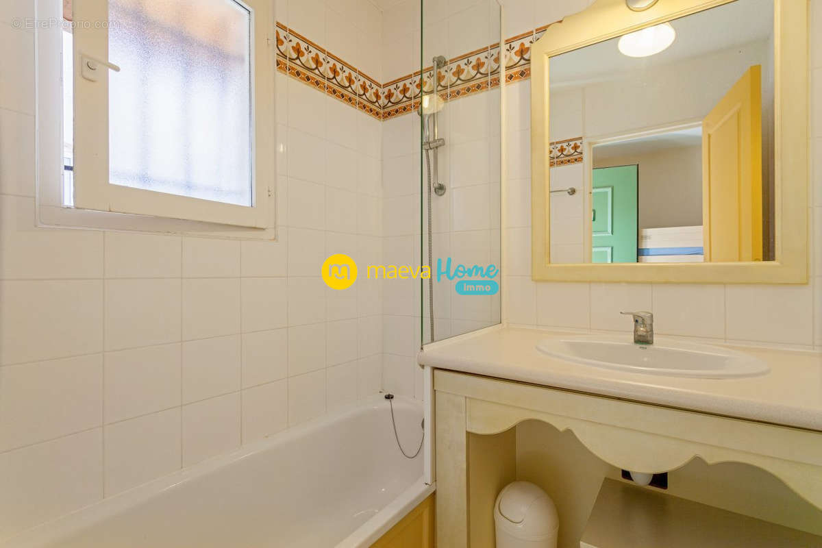 Appartement à ROQUEBRUNE-SUR-ARGENS