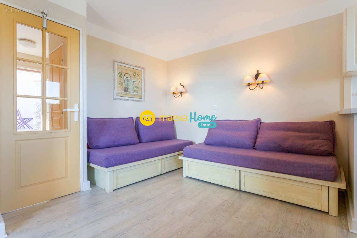 Appartement à ROQUEBRUNE-SUR-ARGENS