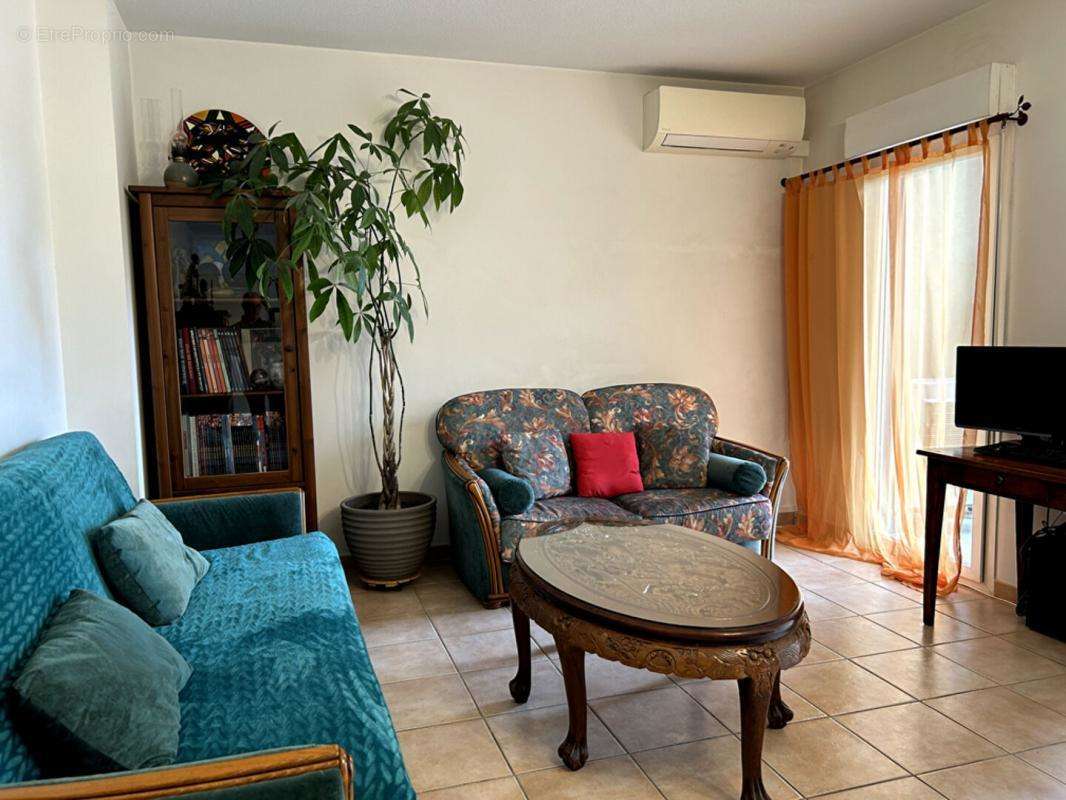 Appartement à SAINT-CYR-SUR-MER