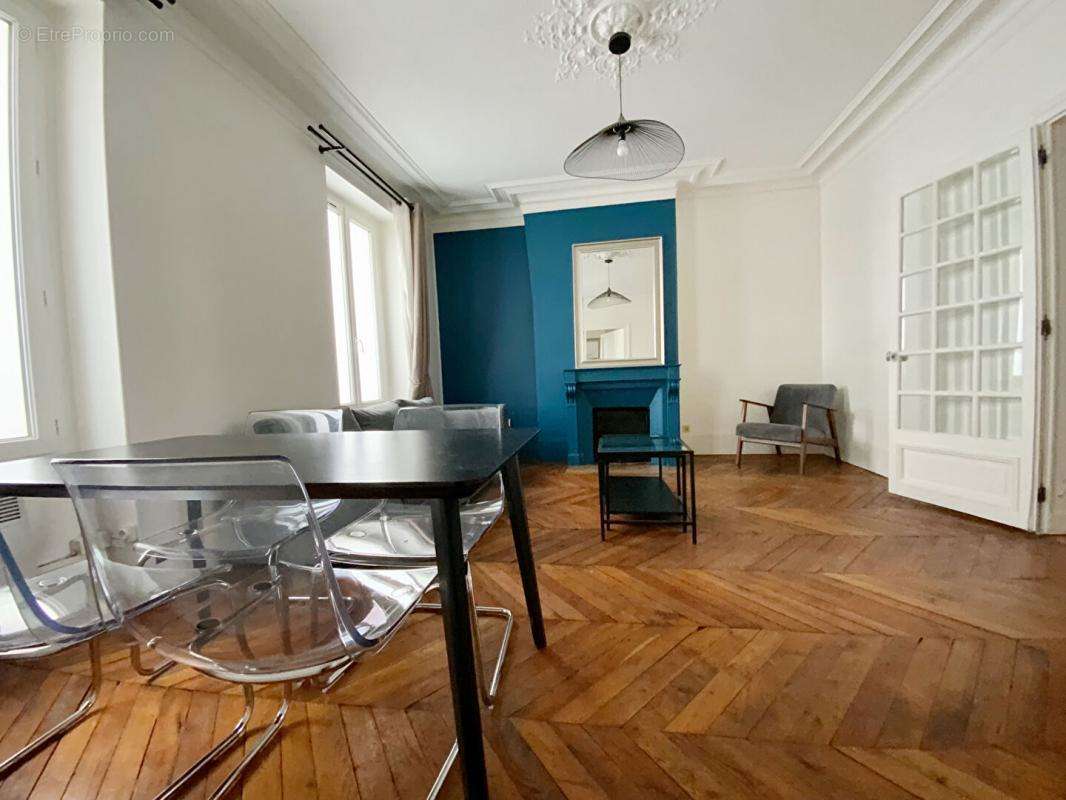 Appartement à LEVALLOIS-PERRET