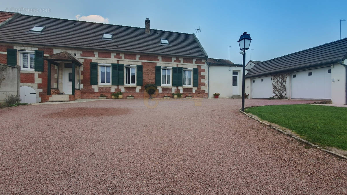 Maison à NOAILLES