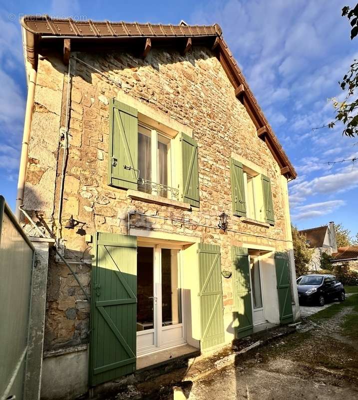 Maison à GENICOURT