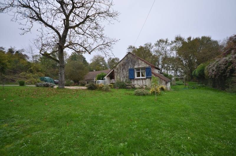 Maison à SAINT-JEAN-LES-DEUX-JUMEAUX