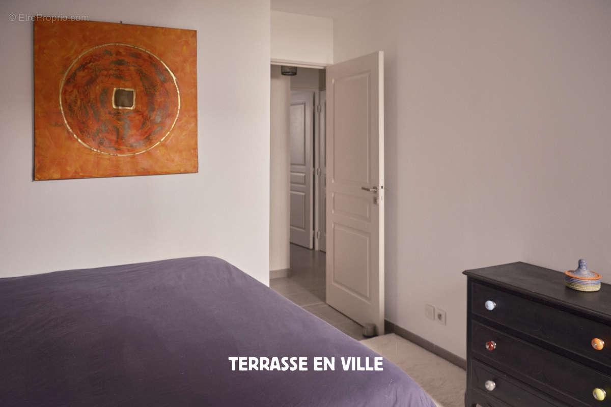 Appartement à MARSEILLE-1E