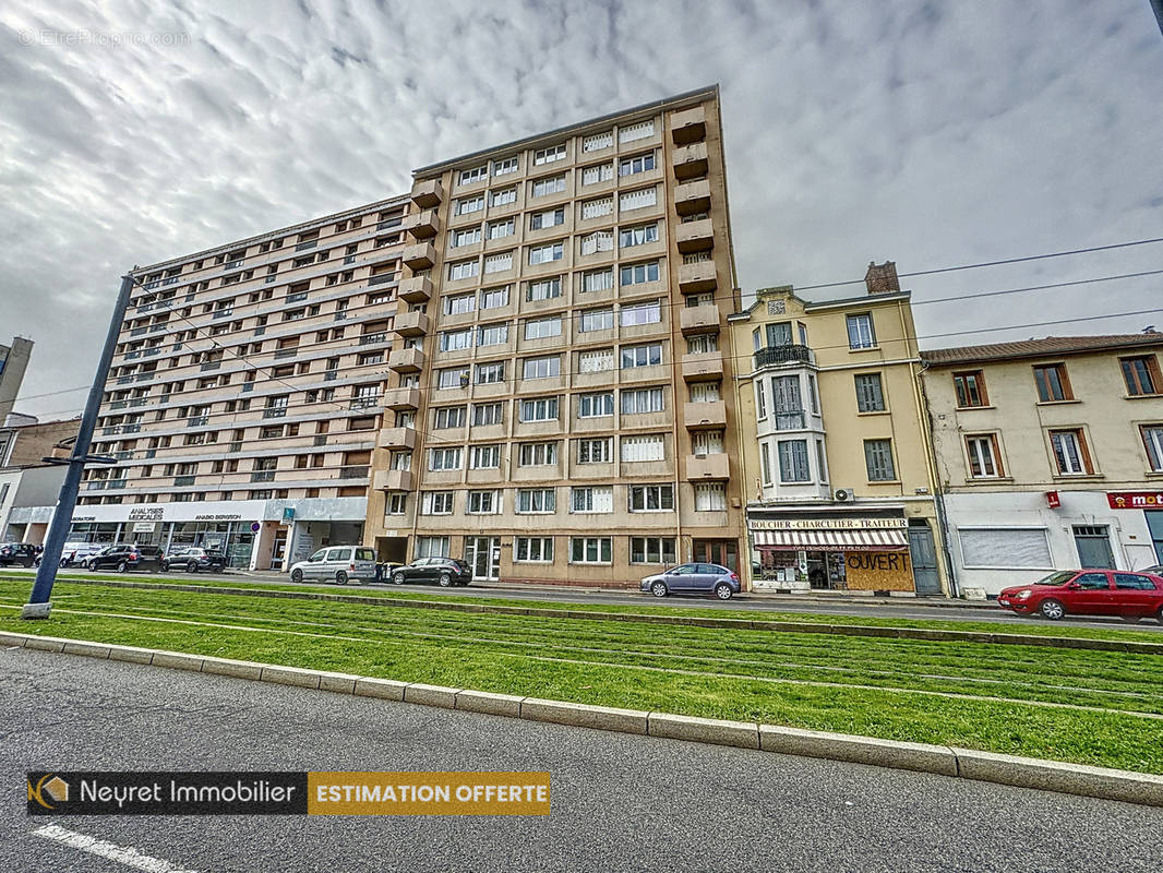 Appartement à SAINT-ETIENNE