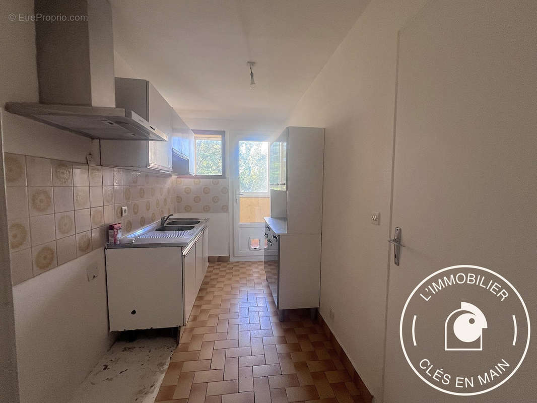 Cuisine  - Appartement à FREJUS