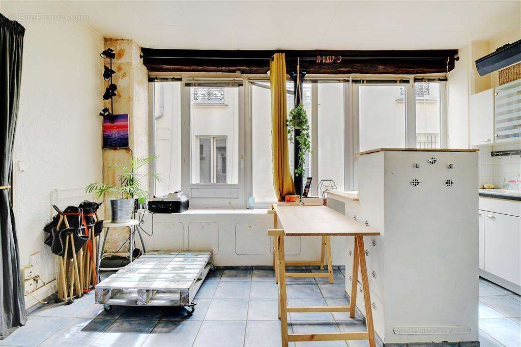 Appartement à PARIS-11E