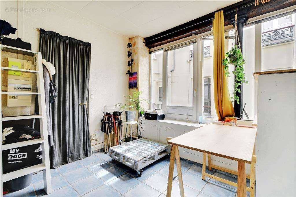 Appartement à PARIS-11E