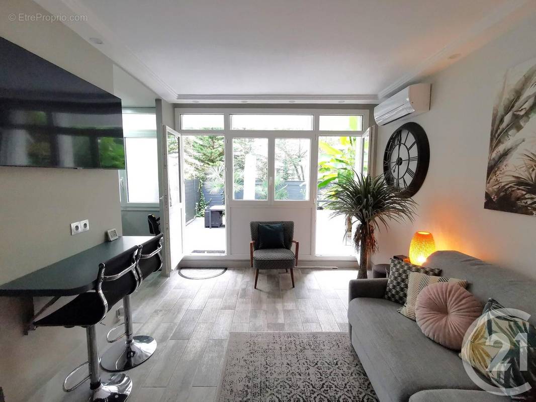 Appartement à NEUILLY-SUR-SEINE