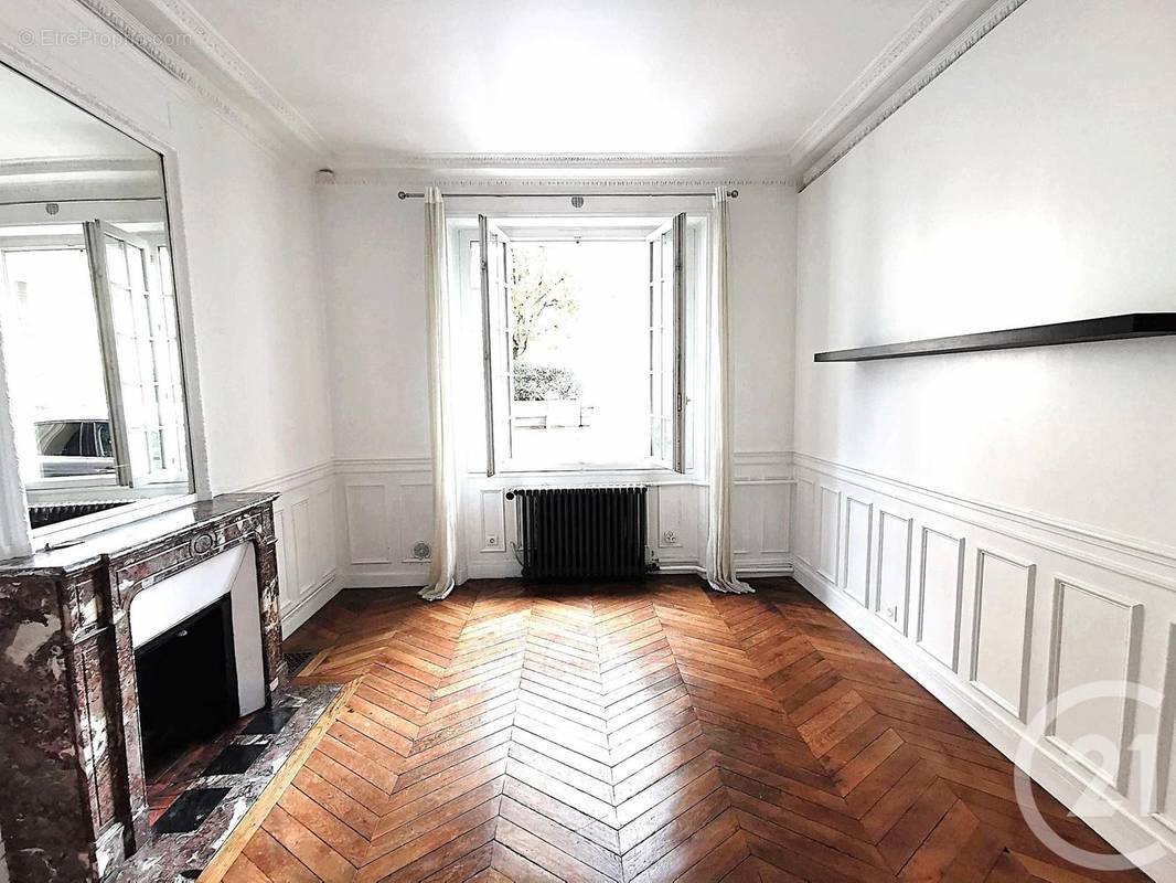 Appartement à NEUILLY-SUR-SEINE