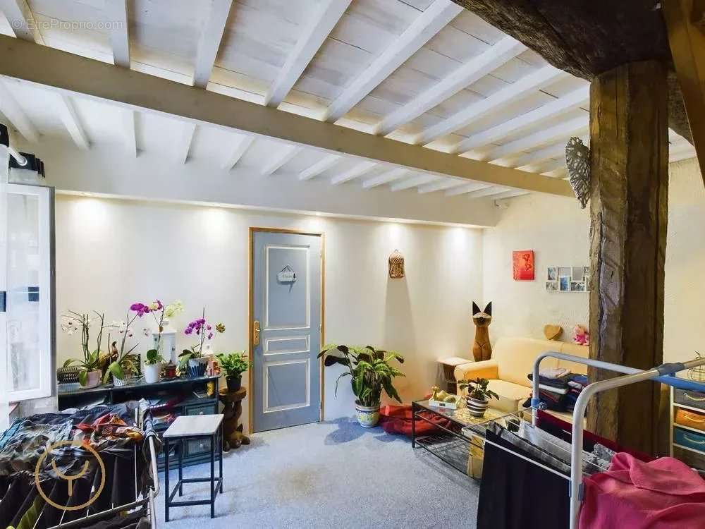 Appartement à MAIZIERES-LA-GRANDE-PAROISSE