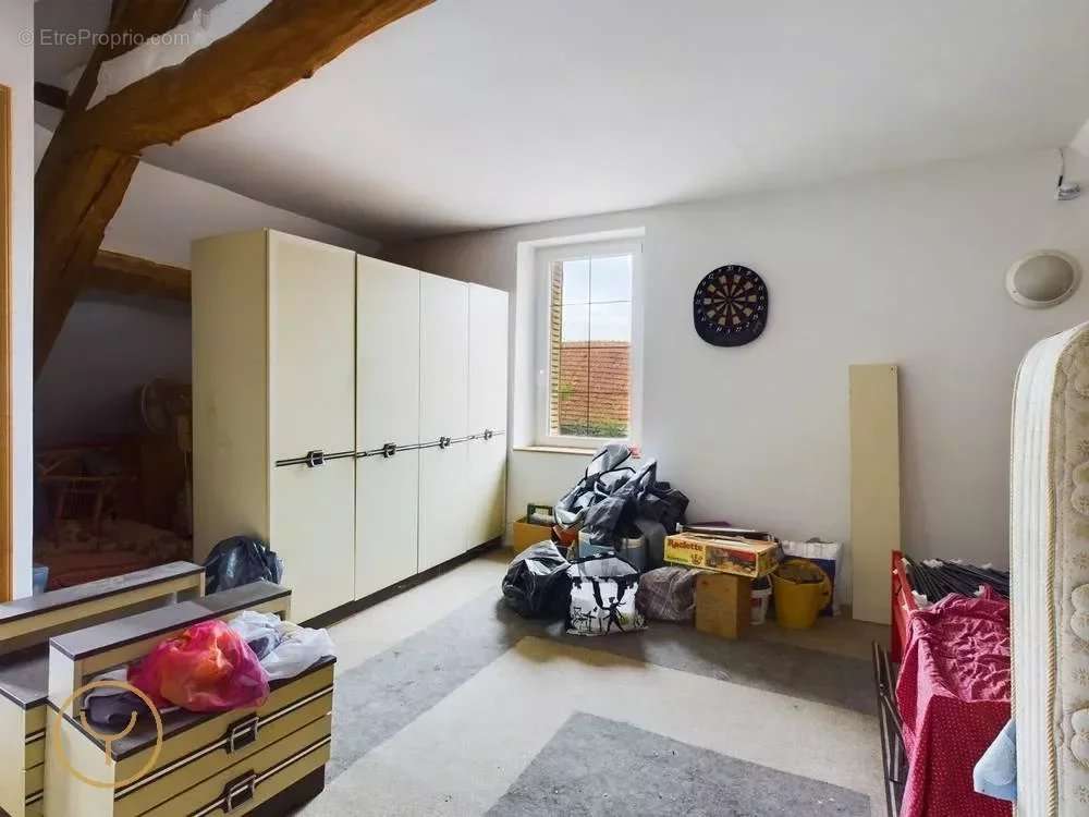 Appartement à MAIZIERES-LA-GRANDE-PAROISSE