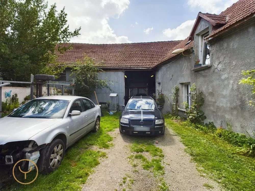 Appartement à MAIZIERES-LA-GRANDE-PAROISSE