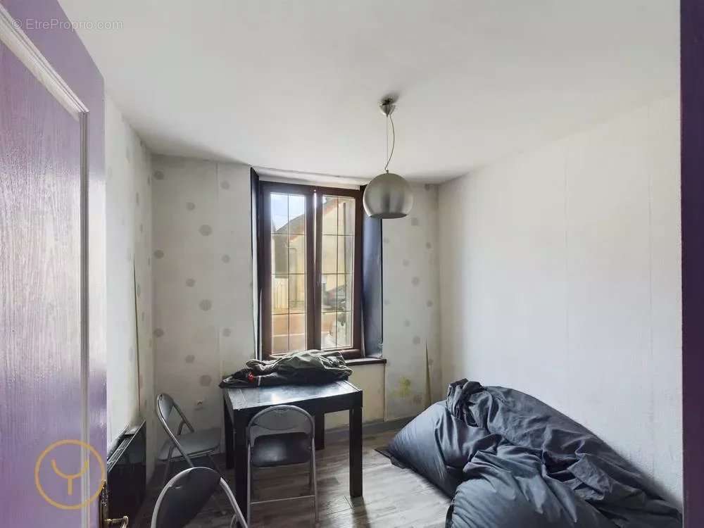 Appartement à MAIZIERES-LA-GRANDE-PAROISSE