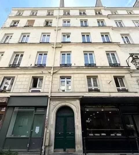 Appartement à PARIS-3E