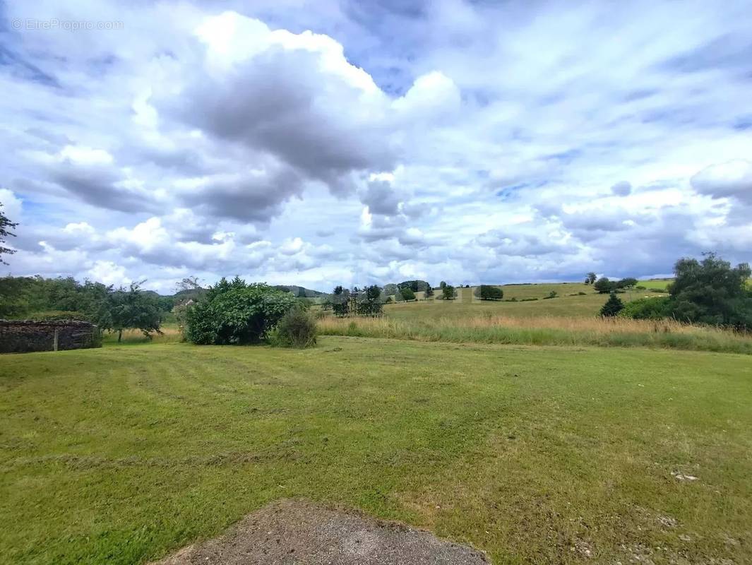 Terrain à LONS-LE-SAUNIER