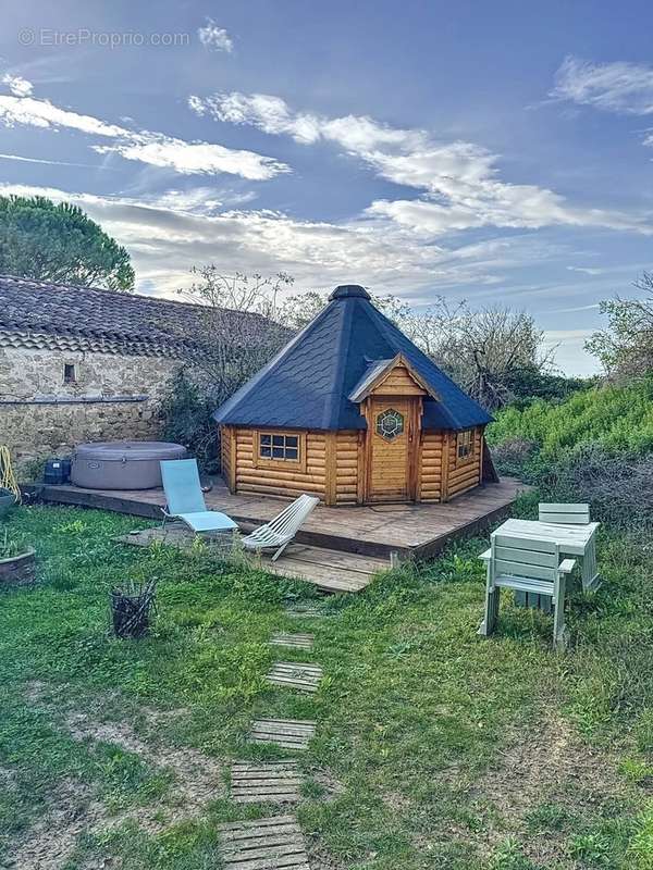 Maison à AURIAC-SUR-VENDINELLE