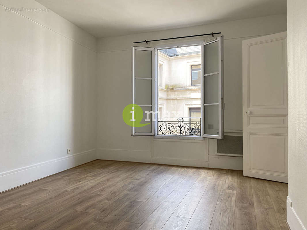 Appartement à CLICHY