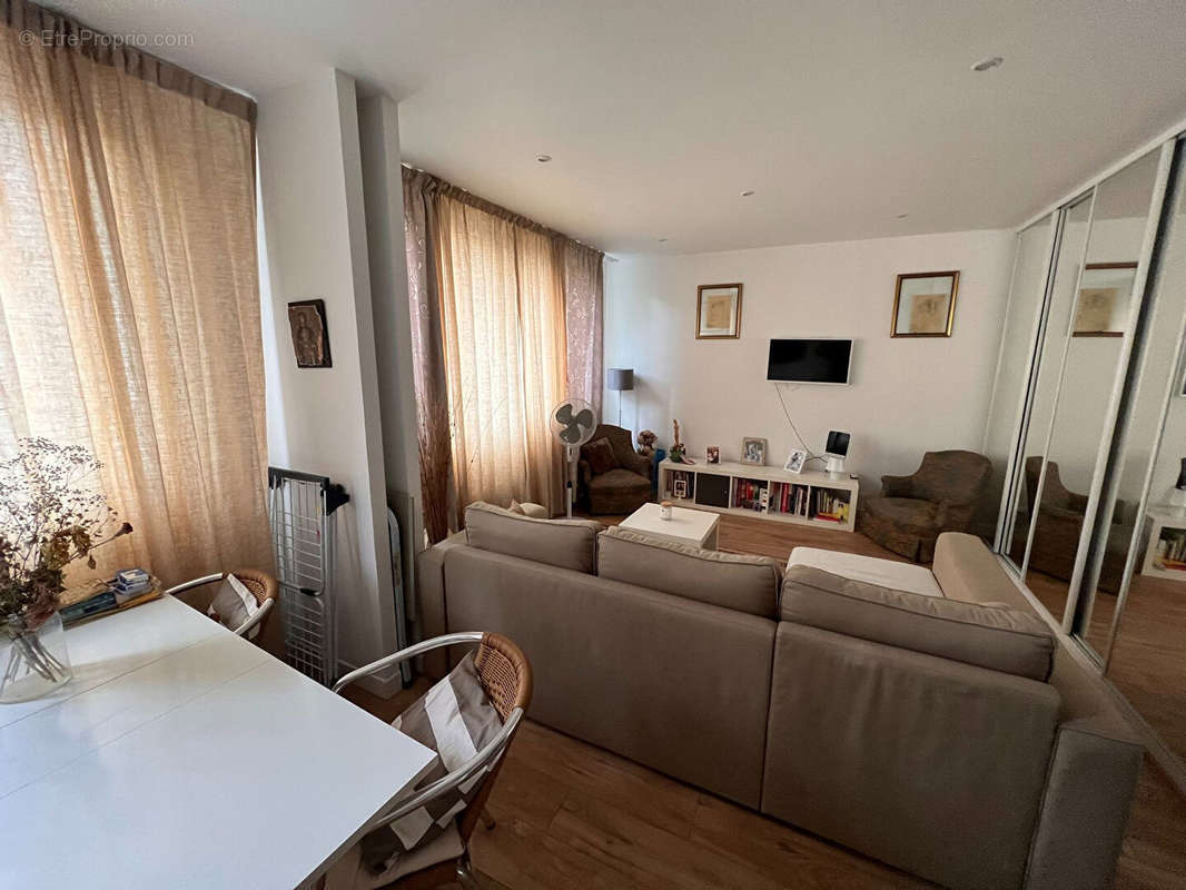 Appartement à PARIS-18E