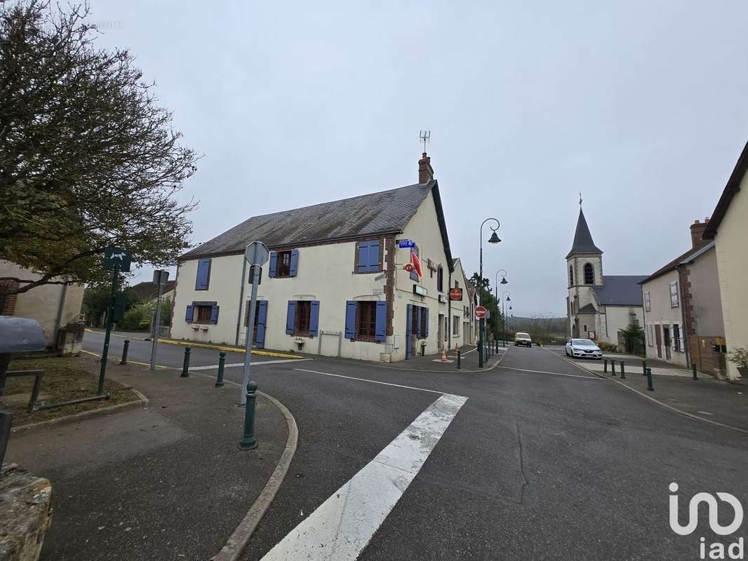 Photo 2 - Commerce à SAINT-MARTIN-SUR-OCRE