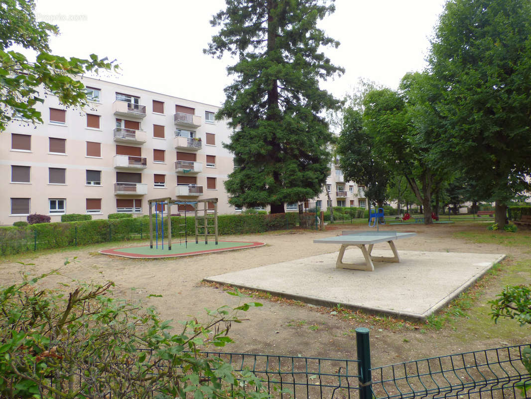 Appartement à SARTROUVILLE