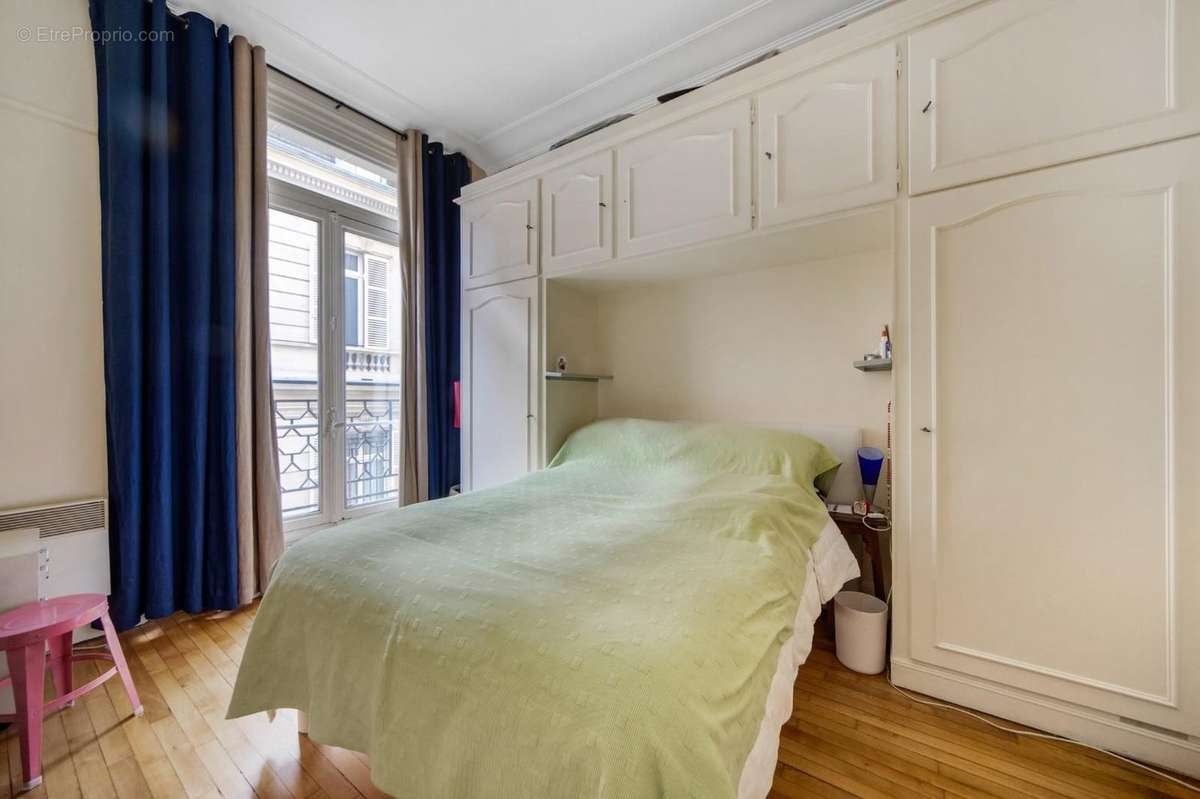 Appartement à PARIS-8E