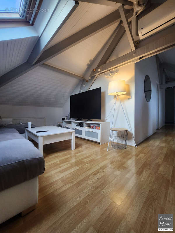 Appartement à MAGNY-LES-HAMEAUX