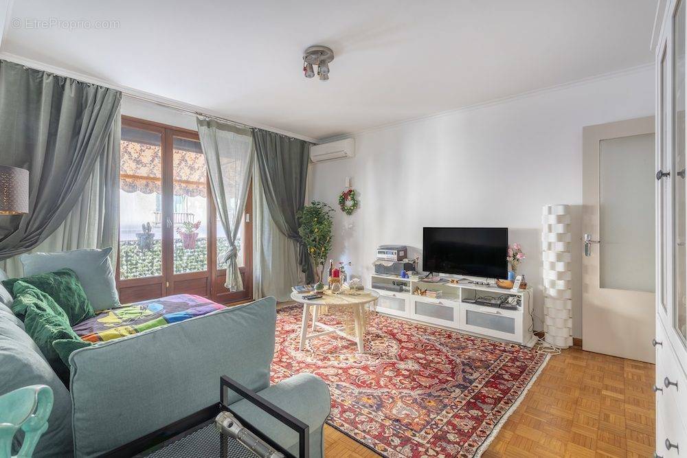 Appartement à MARSEILLE-7E