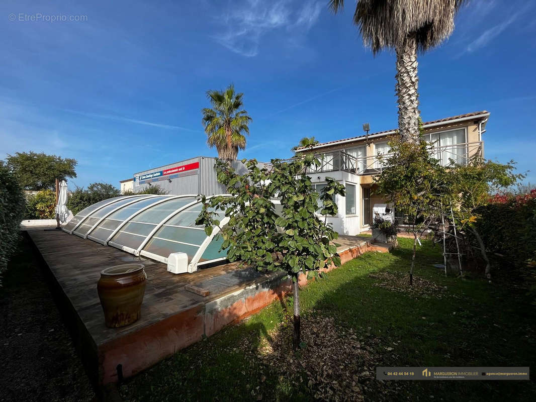 Appartement à CHATEAUNEUF-LES-MARTIGUES