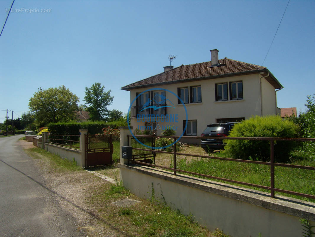 Maison à SAINT-LOUP-DE-VARENNES