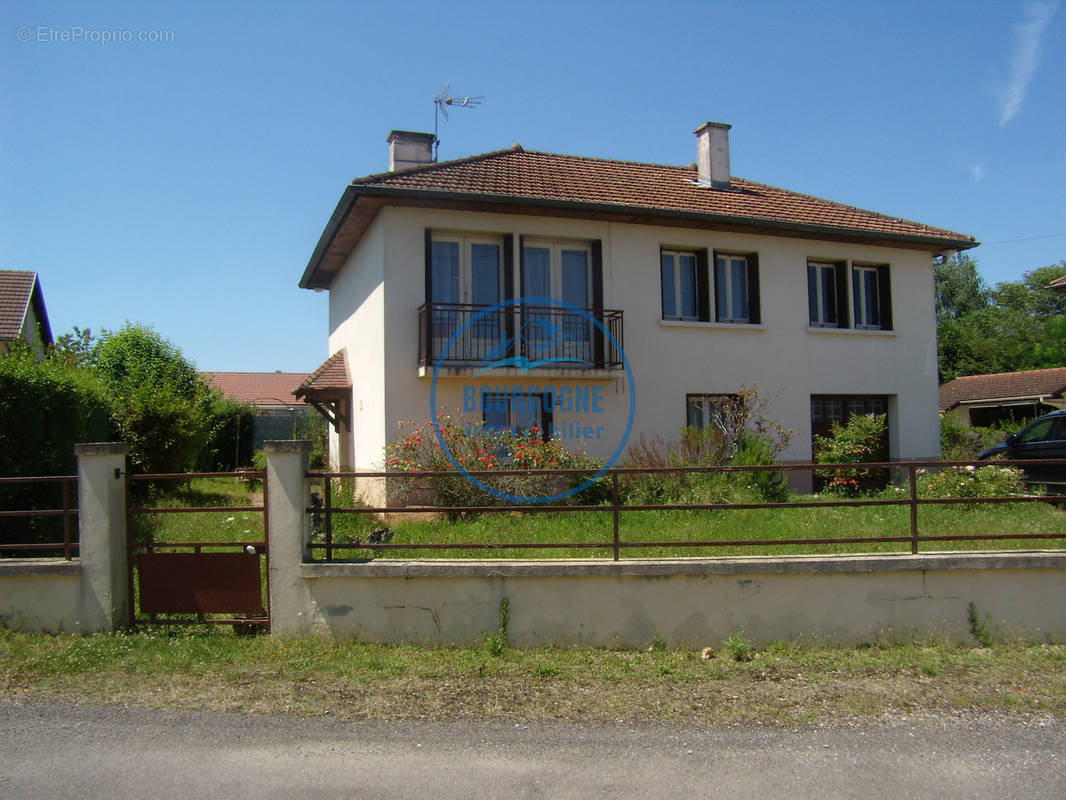 Maison à SAINT-LOUP-DE-VARENNES