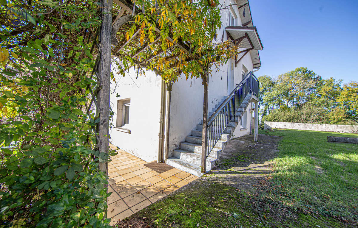 Maison à VIGNEULLES-LES-HATTONCHATEL