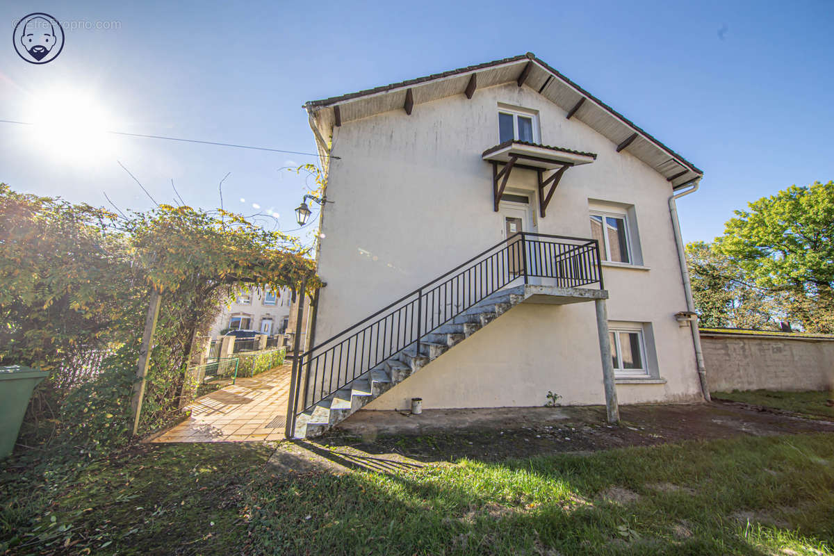 Maison à VIGNEULLES-LES-HATTONCHATEL