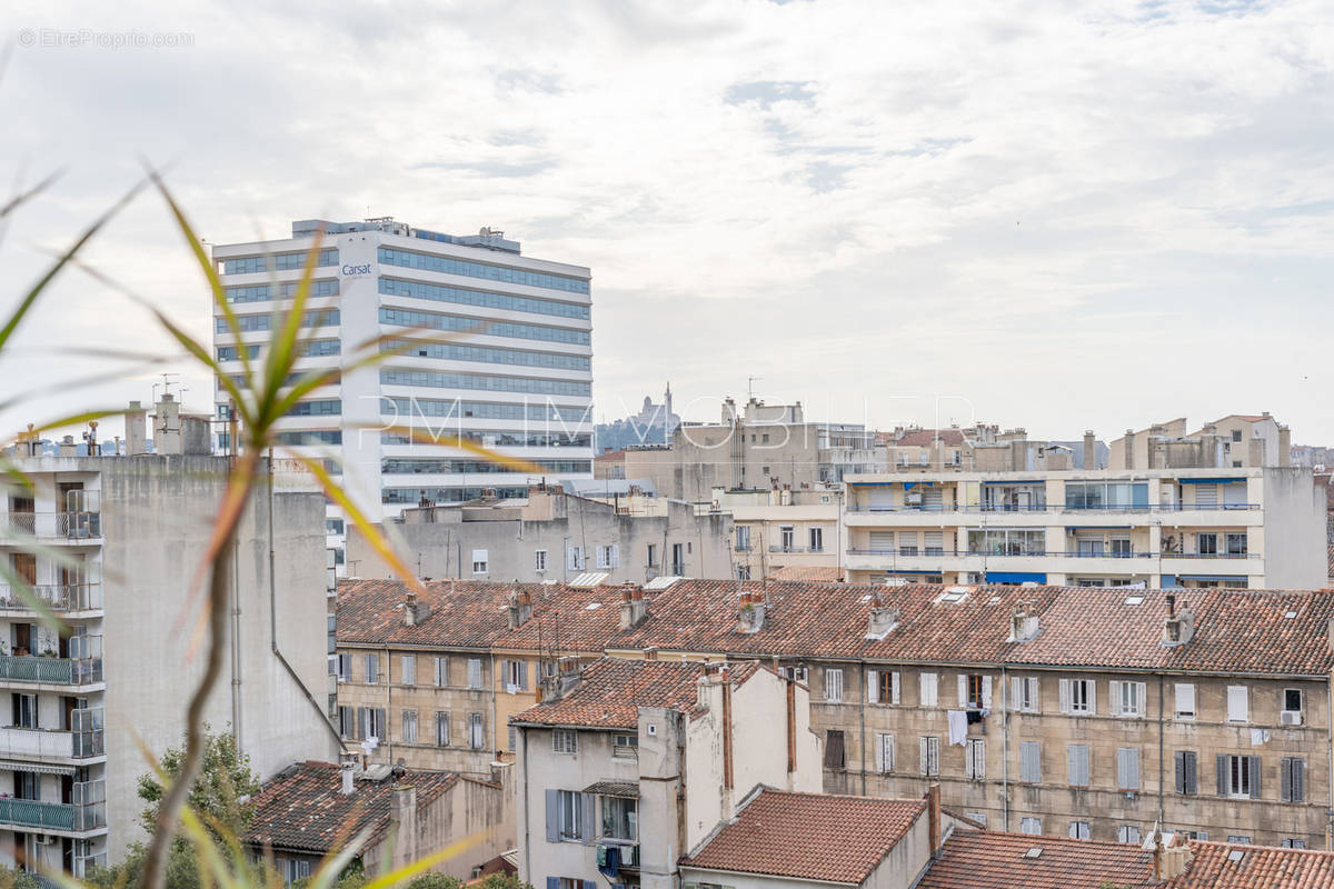 Appartement à MARSEILLE-4E