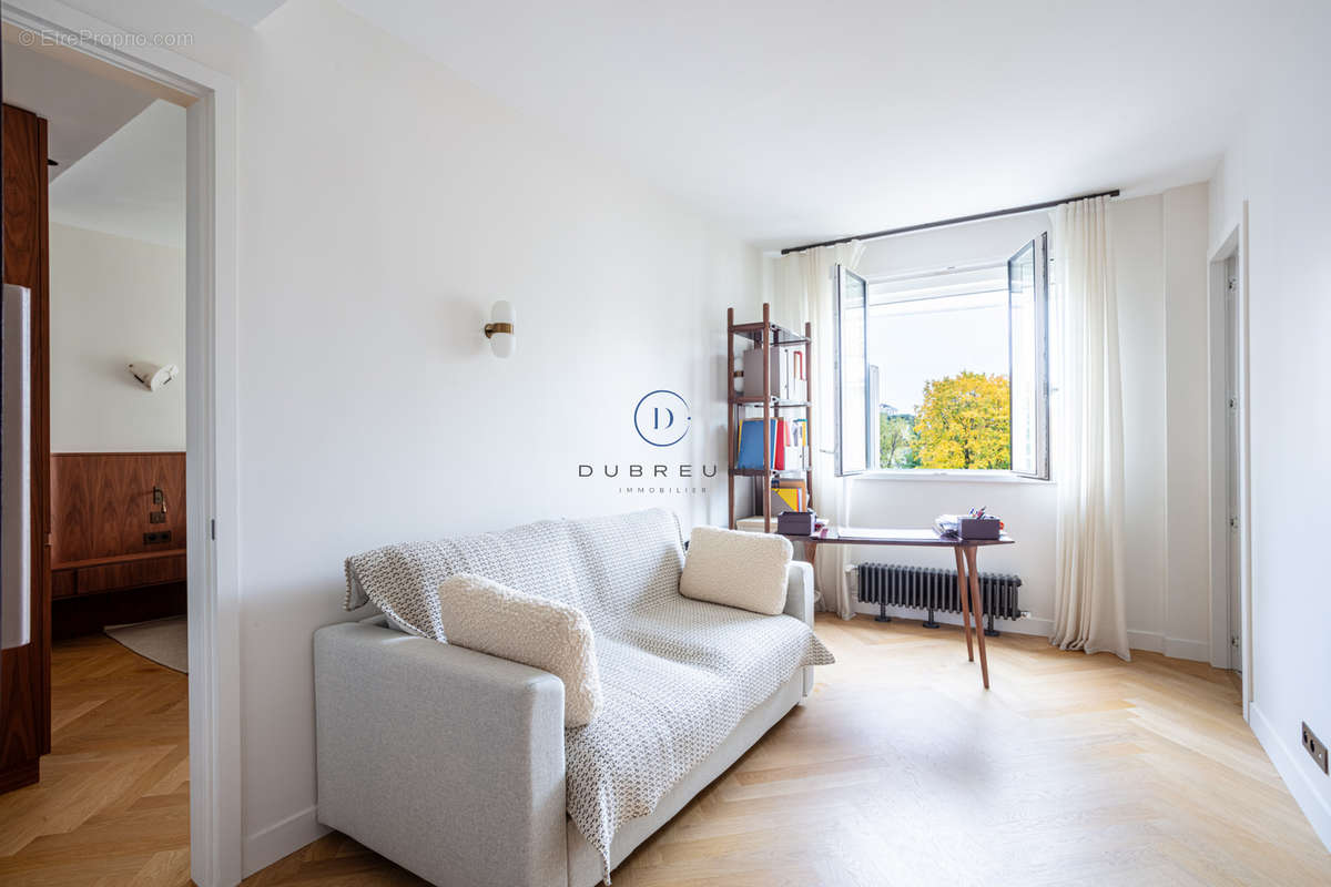 Appartement à NEUILLY-SUR-SEINE