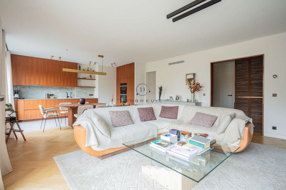 Appartement à NEUILLY-SUR-SEINE