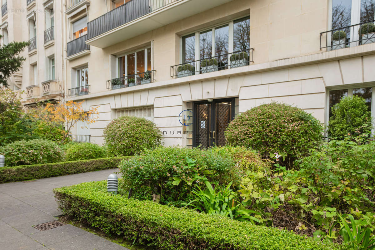 Appartement à NEUILLY-SUR-SEINE