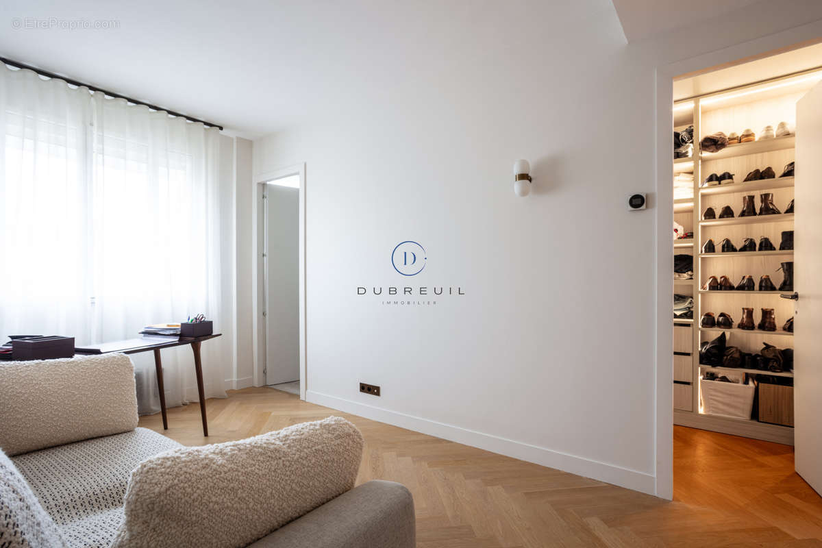 Appartement à NEUILLY-SUR-SEINE