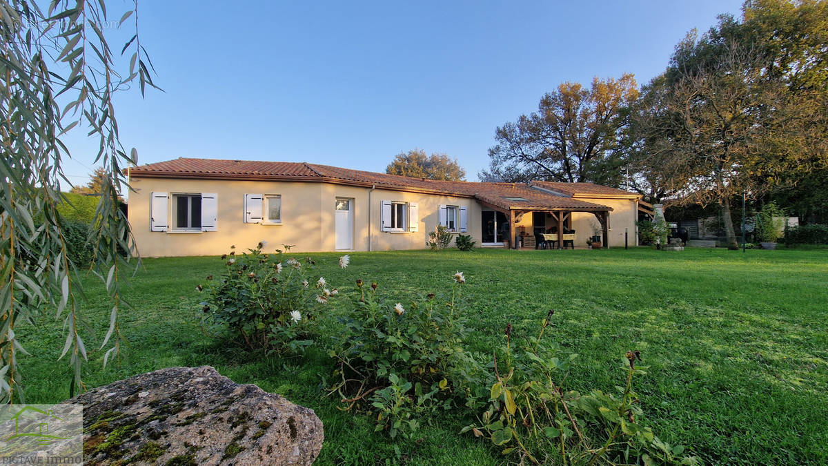 Maison à COULOMBIERS