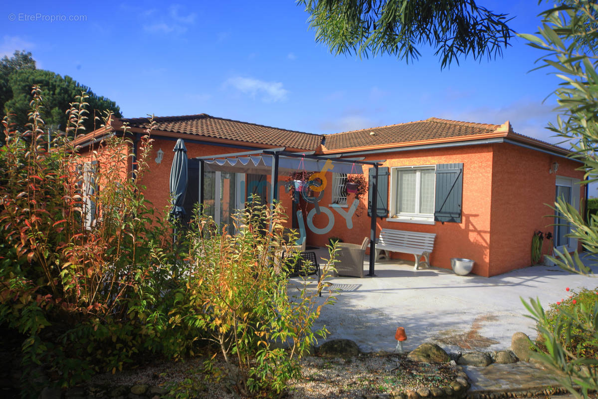 Maison à CALMONT