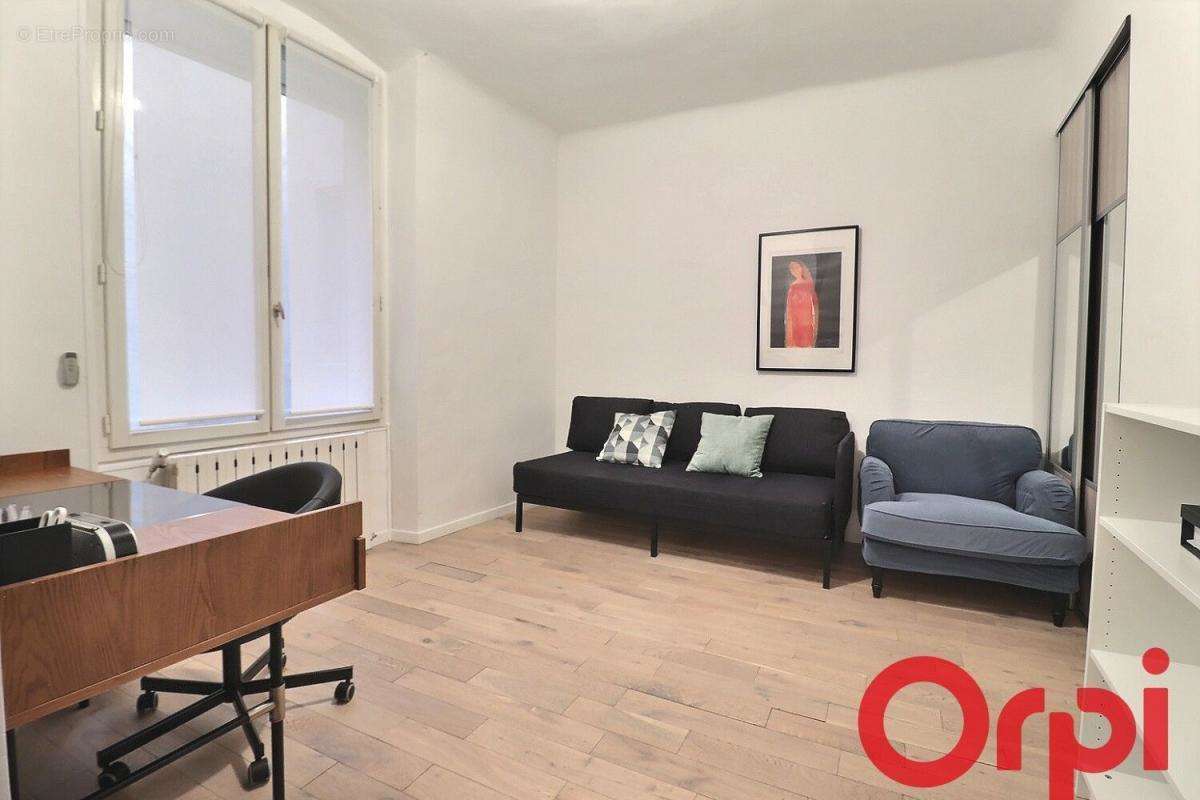 Appartement à MARSEILLE-7E