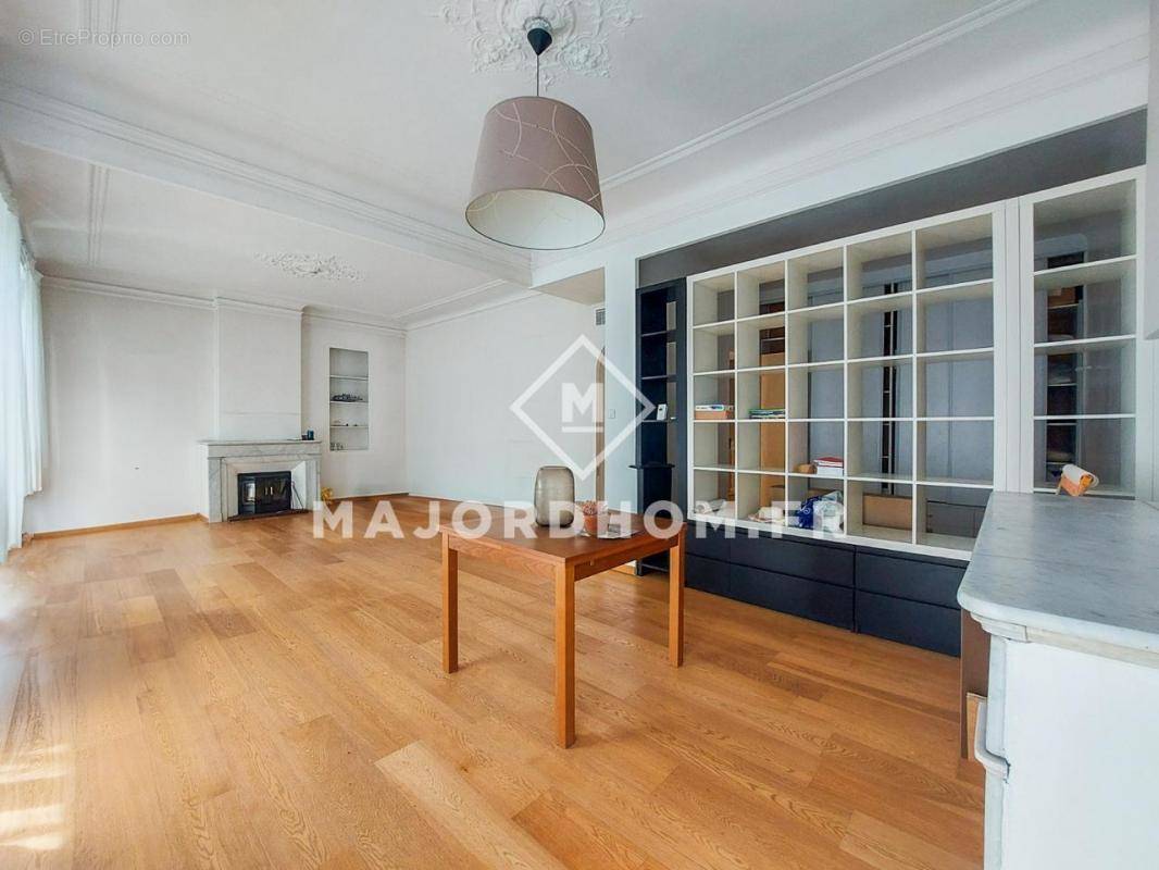 Appartement à MARSEILLE-6E