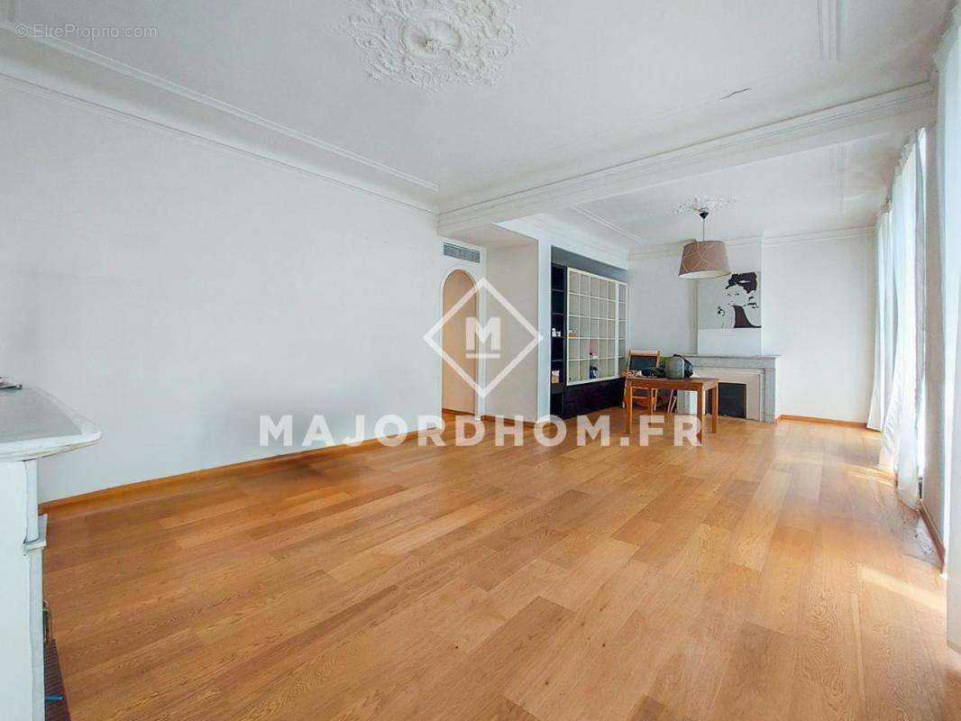 Appartement à MARSEILLE-6E