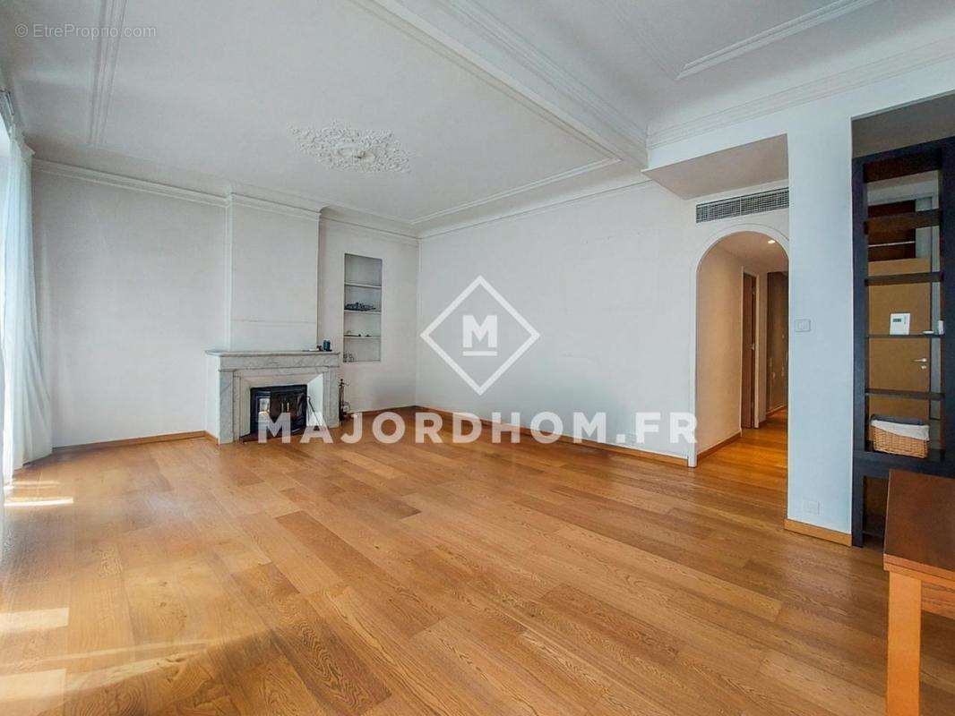 Appartement à MARSEILLE-6E