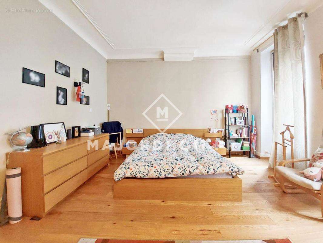 Appartement à MARSEILLE-6E