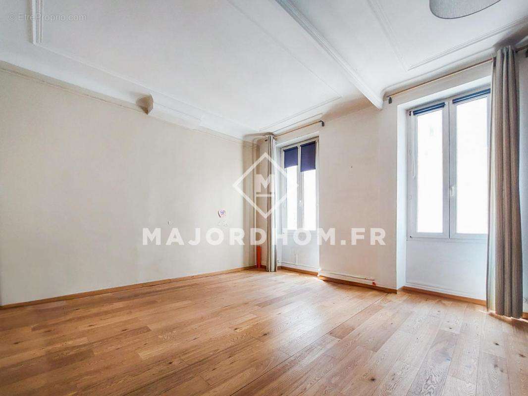 Appartement à MARSEILLE-6E