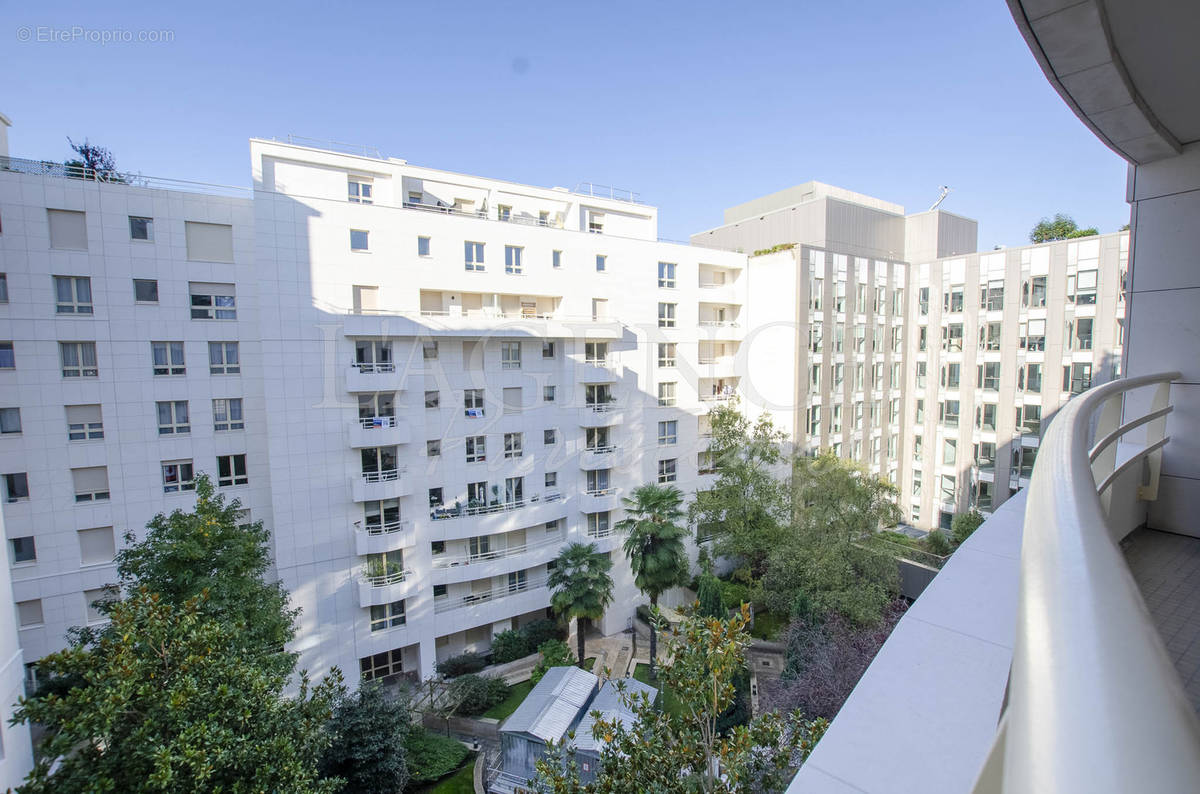 Appartement à LEVALLOIS-PERRET