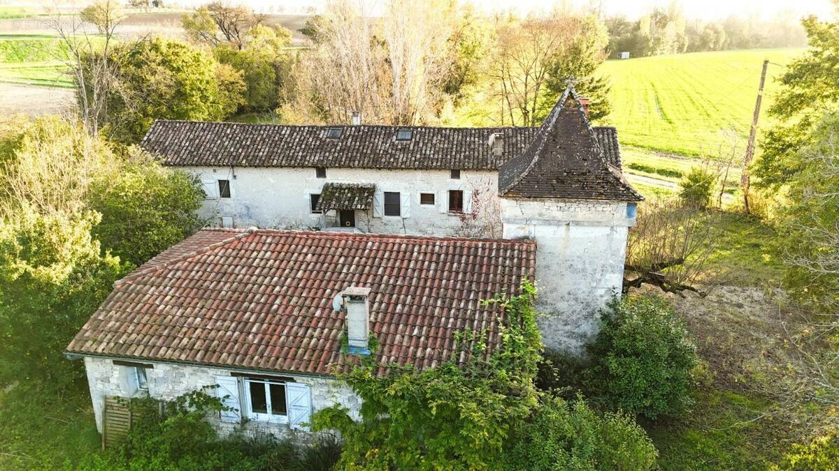 Maison à PUYLAROQUE