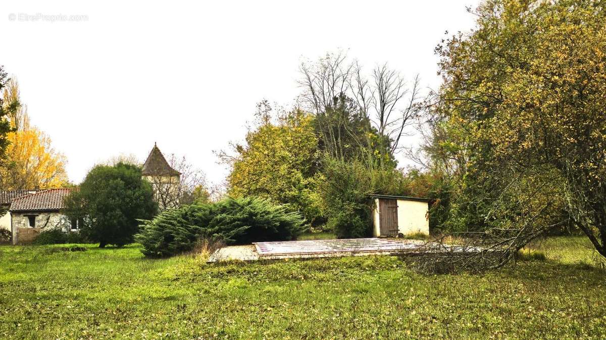 Maison à PUYLAROQUE